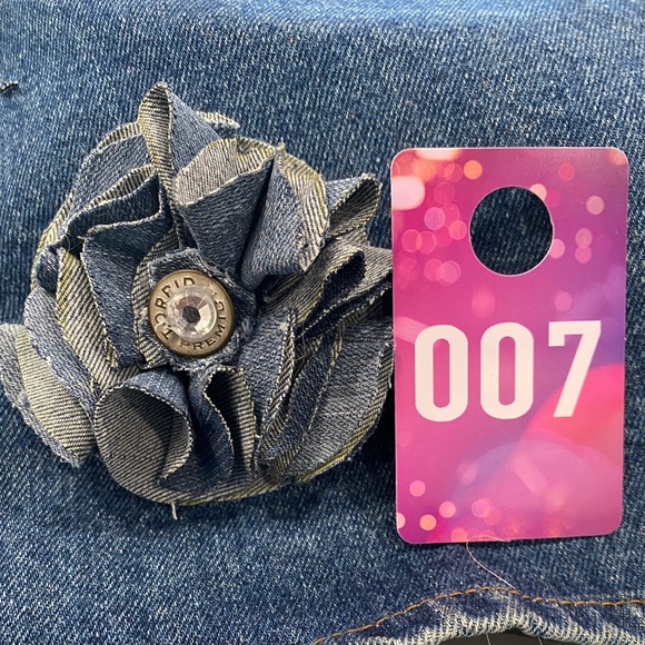 Handmade Denim Diamond & Pearl Brooches - Picture 8 of 8